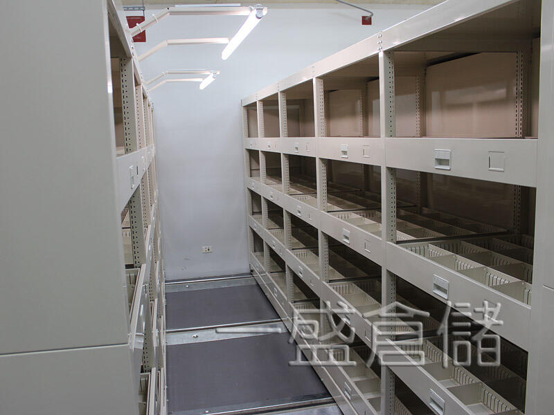 中型式移動櫃